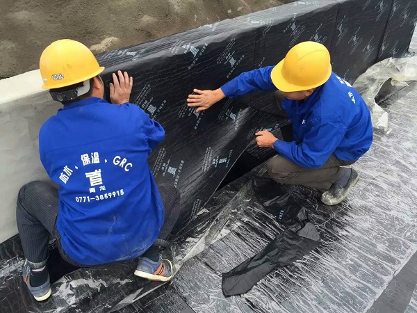 自粘防水卷材施工溫度不宜低于多少(圖2) 自粘防水卷材施工溫度不宜低于多少(圖2)